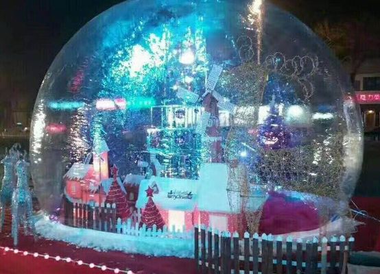 Bola inflável gigante da mostra do espaço livre do PVC, globo inflável da neve para a promoção do Natal