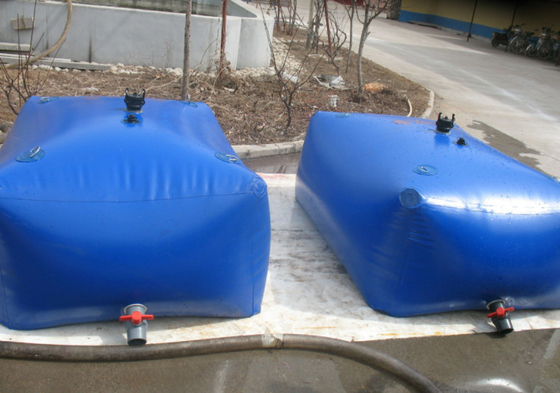 Tanque de água de lona personalizável para armazenamento e transporte de água seguro e protegido